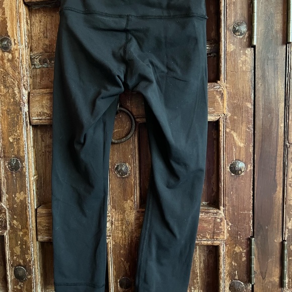 Wunder under crop. Lululemon - Picture 5 of 5